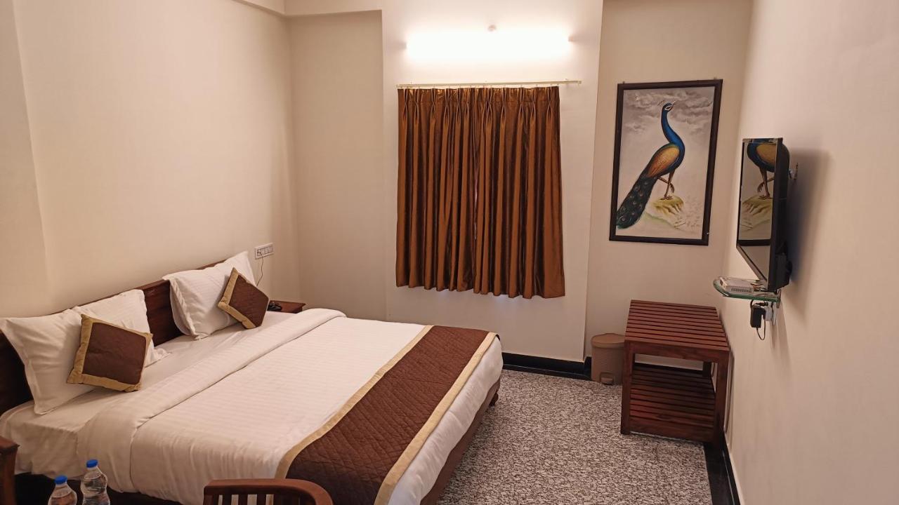 เทียร์ธ พาเลซ Hotel พุชการ์ ภายนอก รูปภาพ