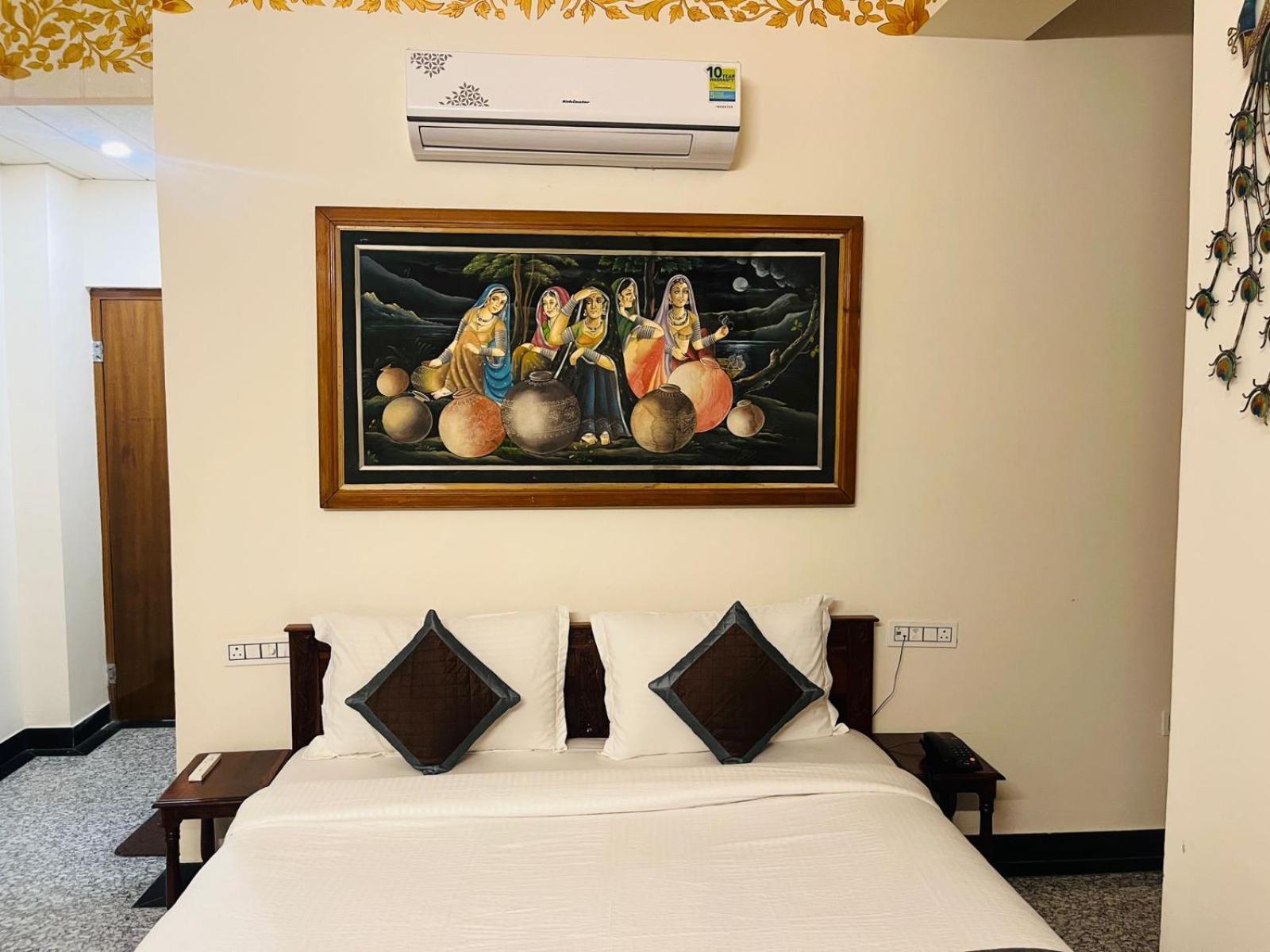 เทียร์ธ พาเลซ Hotel พุชการ์ ภายนอก รูปภาพ