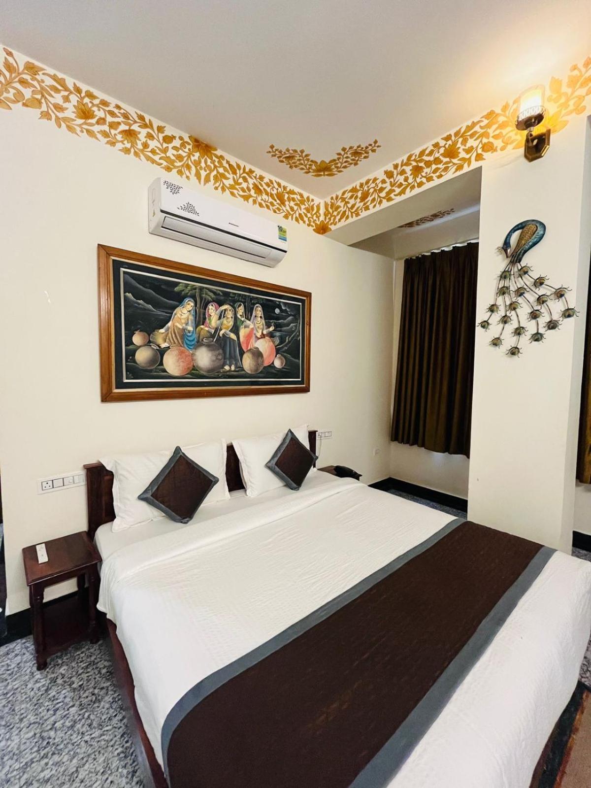 เทียร์ธ พาเลซ Hotel พุชการ์ ภายนอก รูปภาพ